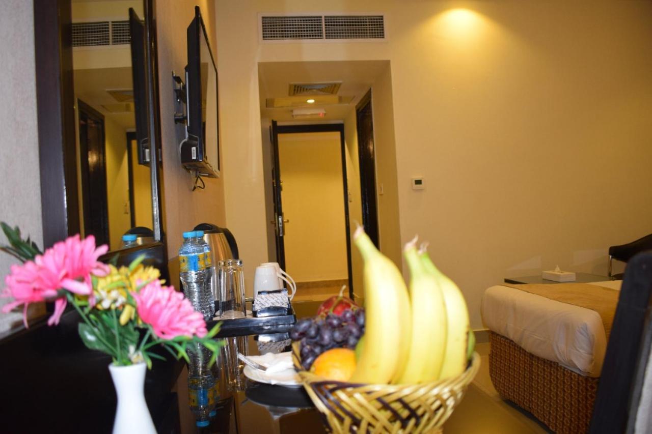 Palm Beach Hotel Дубай Екстериор снимка