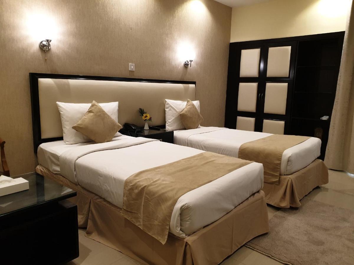 Palm Beach Hotel Дубай Екстериор снимка