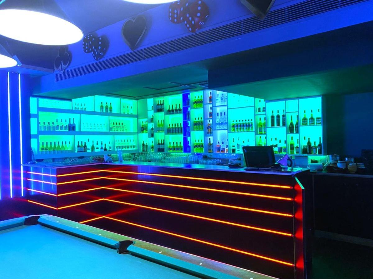 Palm Beach Hotel Дубай Екстериор снимка