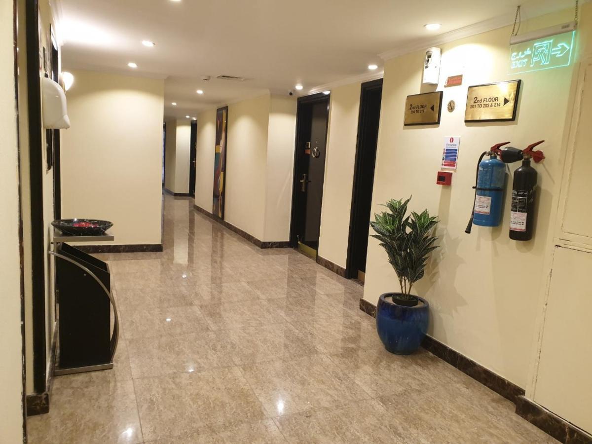 Palm Beach Hotel Дубай Екстериор снимка