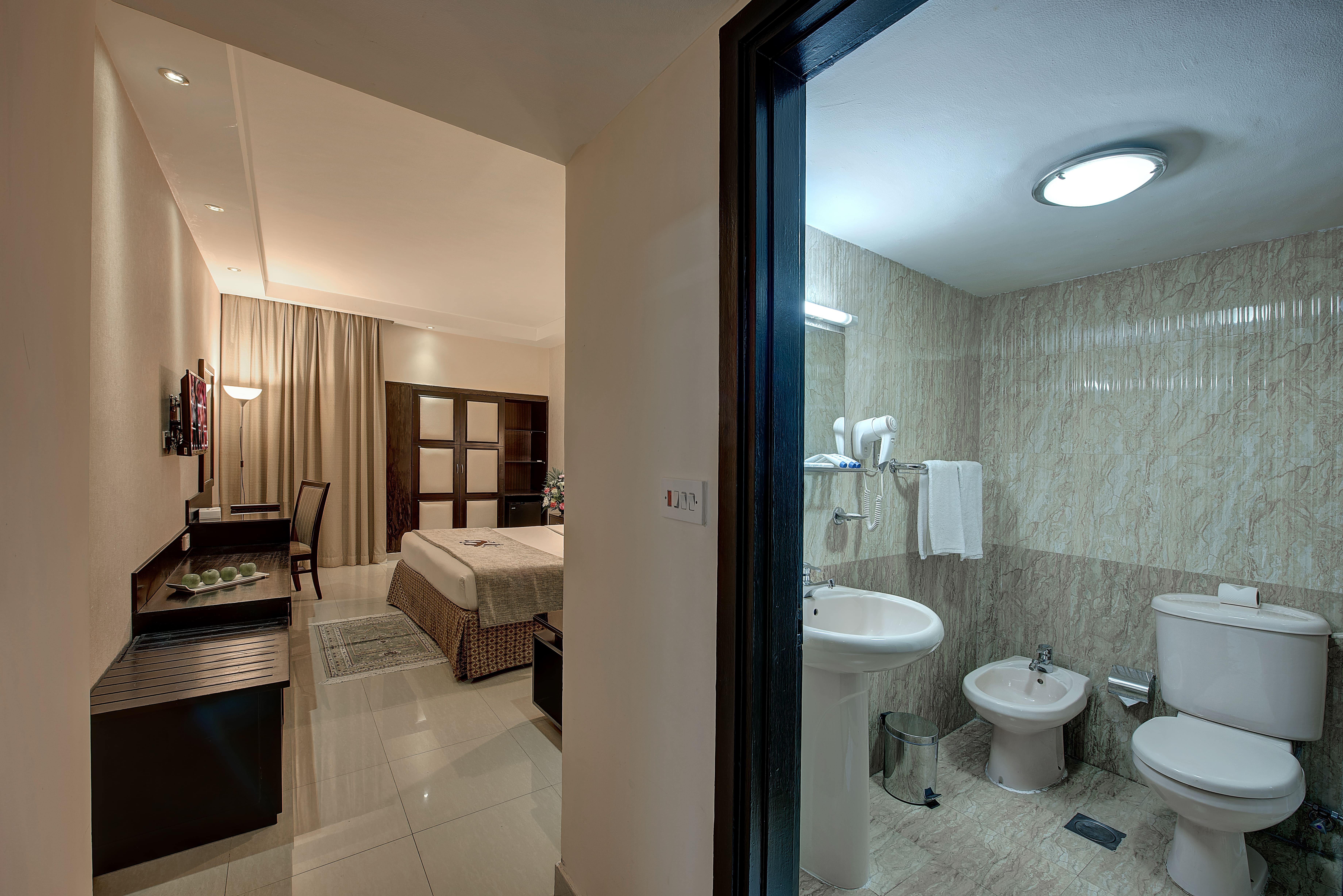 Palm Beach Hotel Дубай Екстериор снимка
