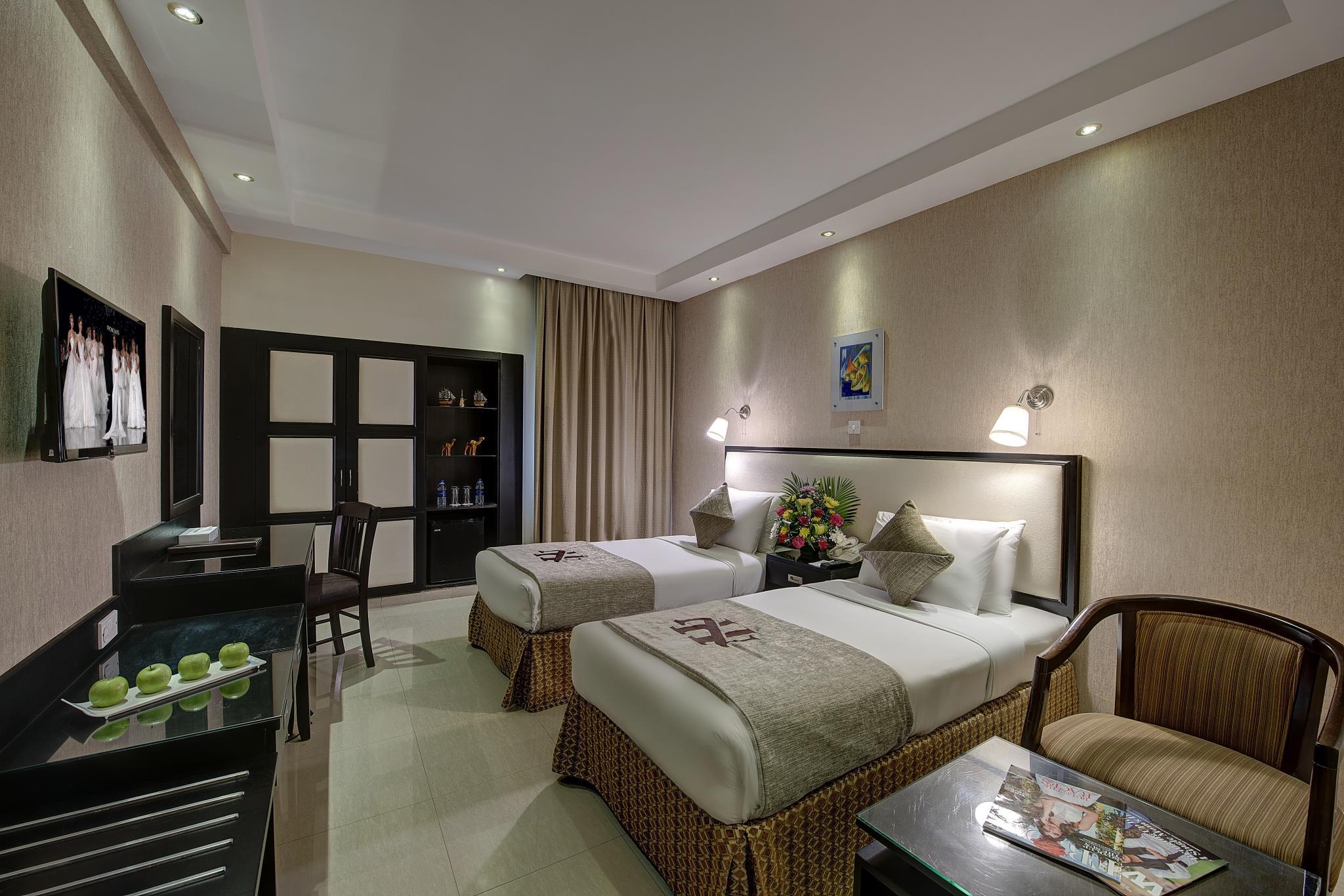 Palm Beach Hotel Дубай Екстериор снимка